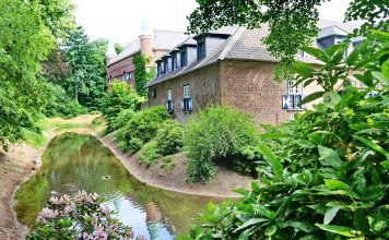 Gross 01 Wasserschloss Walbeck