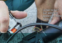 Minitools: Kleine Helfer für unterwegs Minitool im Einsatz am Fahrradlenker ©Bild:SKS
