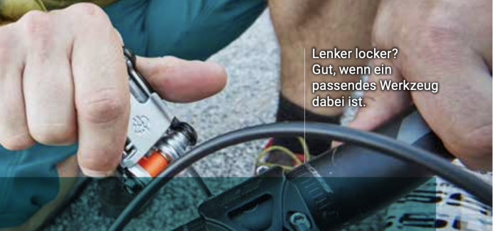 Minitool im Einsatz am Fahrradlenker ©Bild:SKS